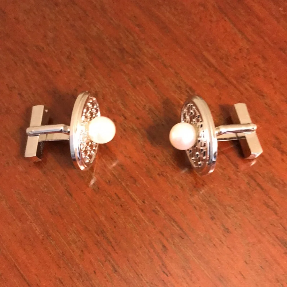 VTG Silver & Faux Pearl Cufflink and tie pin set